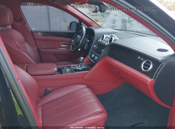 SJAAC2ZV8HC015850 2017 BENTLEY BENTAYGA Черный Вид салона спереди