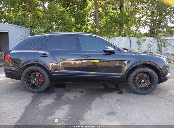 SJAAC2ZV8HC015850 2017 BENTLEY BENTAYGA Черный Вид задней части салона
