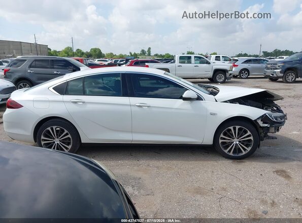 W04GL6SX2K1030529 2019 BUICK REGAL White Вид задньої частини салону