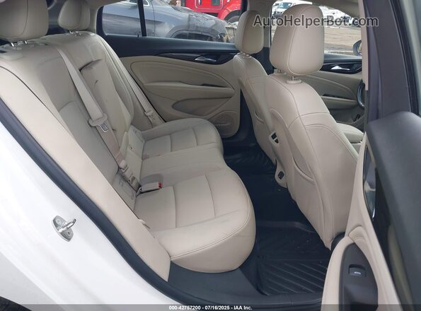 W04GP6SX0J1047641 2018 BUICK REGAL White 