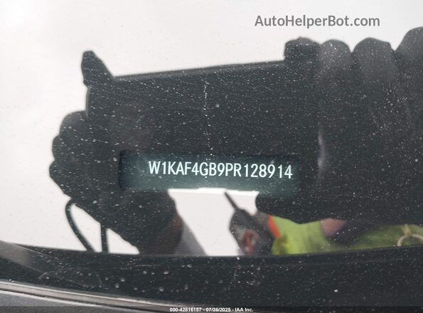 W1KAF4GB9PR128914 2023 MERCEDES-BENZ C-CLASS Black Շարժիչի բաժամունքի տեսք