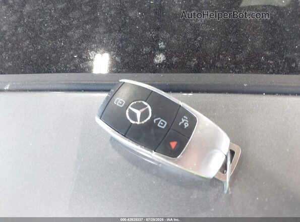 W1KWF8EB4MR627745 2021 MERCEDES-BENZ C-CLASS Gray Widok deski rozdzielczej