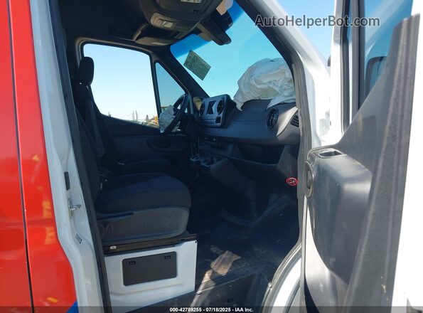 W1Y4KBHY4RT179166 2024 MERCEDES-BENZ SPRINTER White Front interior view
