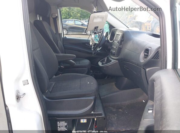W1YV0CEY0L3687162 2020 MERCEDES-BENZ METRIS White Widok wnętrza z przodu