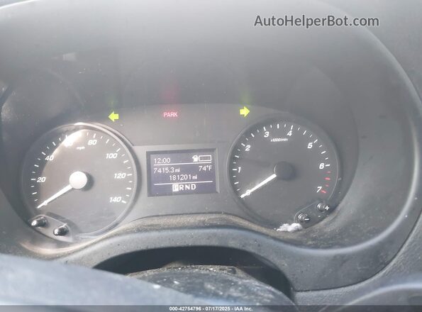 W1YV0CEY0L3687162 2020 MERCEDES-BENZ METRIS White Widok tylnych siedzeń