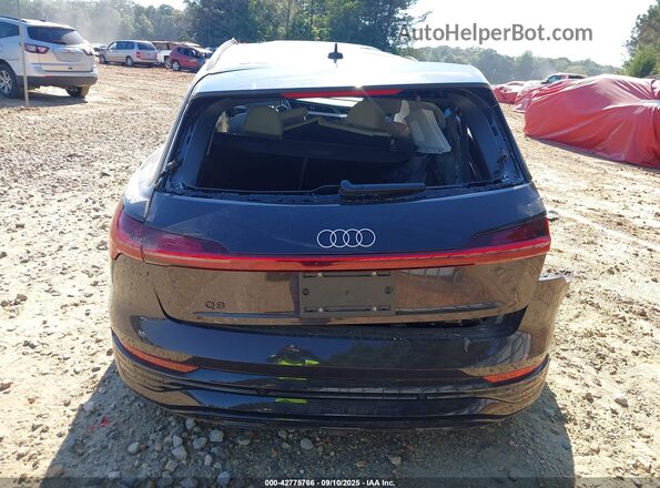 WA15AAGE7RB063294 2024 AUDI Q8 E-TRON Black 
