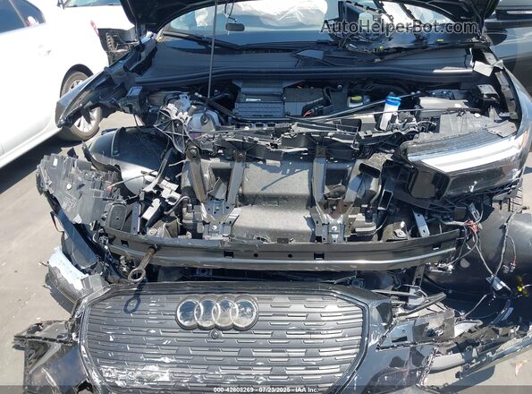 WA1B5BFZ1SP016160 2025 AUDI Q4 Black 