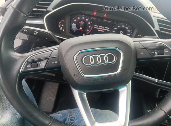 WA1DECF31P1111984 2023 AUDI Q3  Dashboard view