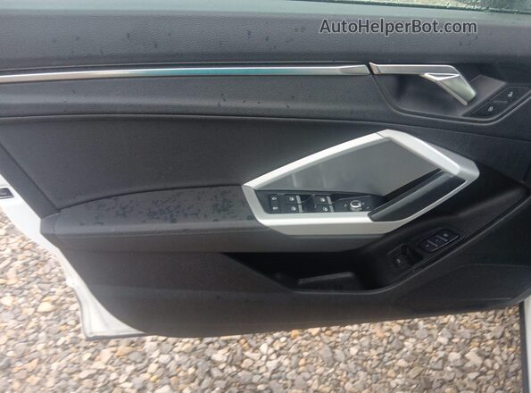 WA1DECF31P1111984 2023 AUDI Q3  Front view