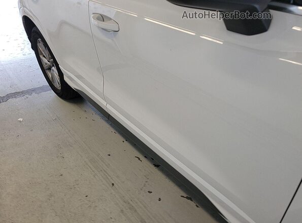 WA1DECF32P1100878 2023 AUDI Q3  Vista interior delantera