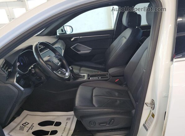 WA1DECF32P1100878 2023 AUDI Q3  Vista del compartimento del motor