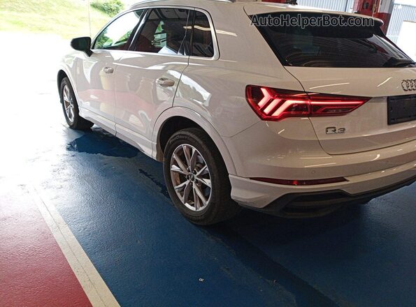 WA1DECF32P1103165 2023 AUDI Q3  Widok z przodu