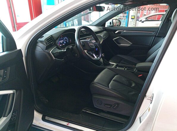 WA1DECF32P1103165 2023 AUDI Q3  