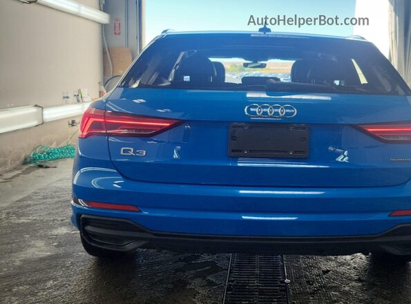 WA1DECF32P1108964 2023 AUDI Q3  Vista del salpicadero