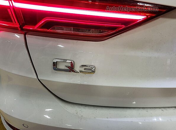 WA1DECF33P1105667 2023 AUDI Q3  Widok z tyłu