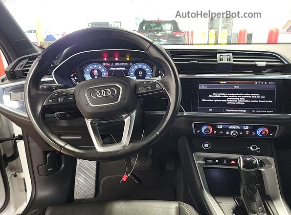 WA1DECF33P1105667 2023 AUDI Q3  Przód lewy
