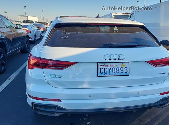 WA1DECF34P1107427 2023 AUDI Q3  Вид салону спереду