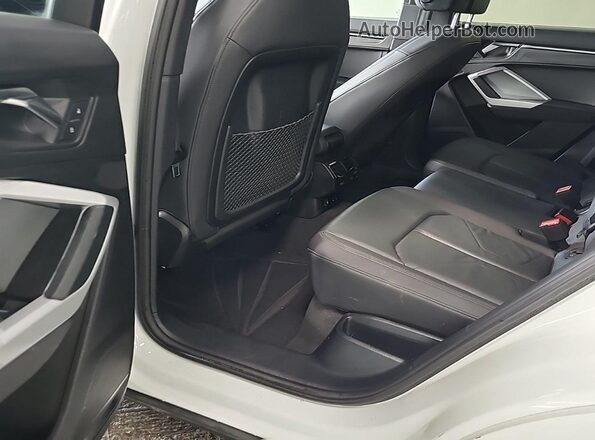WA1DECF34P1107427 2023 AUDI Q3  Вид панелі приладів