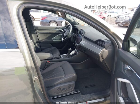 WA1DECF35M1016761 2021 AUDI Q3 Gray Вид салону спереду