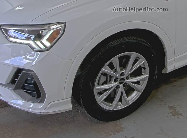 WA1DECF37P1107583 2023 AUDI Q3  Rear interior view