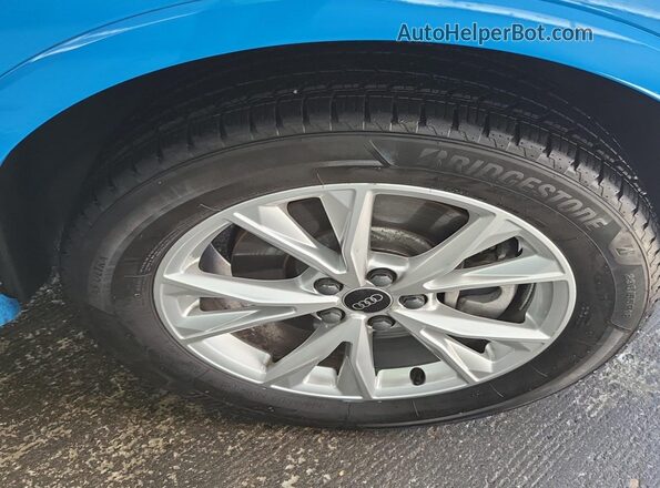 WA1DECF38P1077705 2023 AUDI Q3  Vista tres cuartos delantera izquierda
