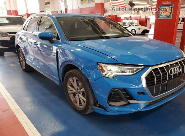 WA1DECF38P1109231 2023 AUDI Q3  Vista del salpicadero