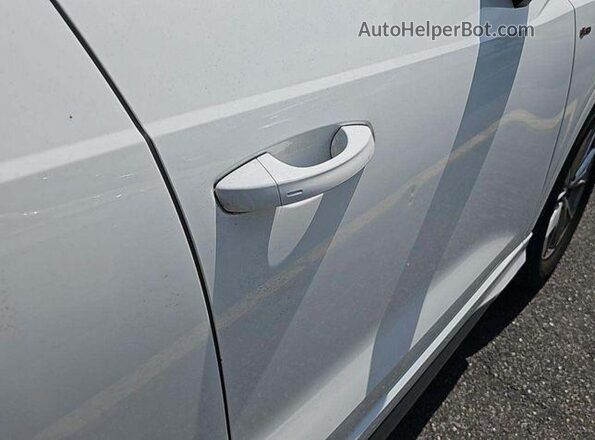 WA1DECF39P1064073 2023 AUDI Q3  Vista interior delantera