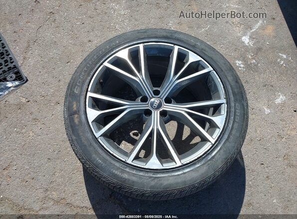 WA1FVAF12MD029817 2021 AUDI Q8 Black ხელსაწყოთა პანელის ხედი