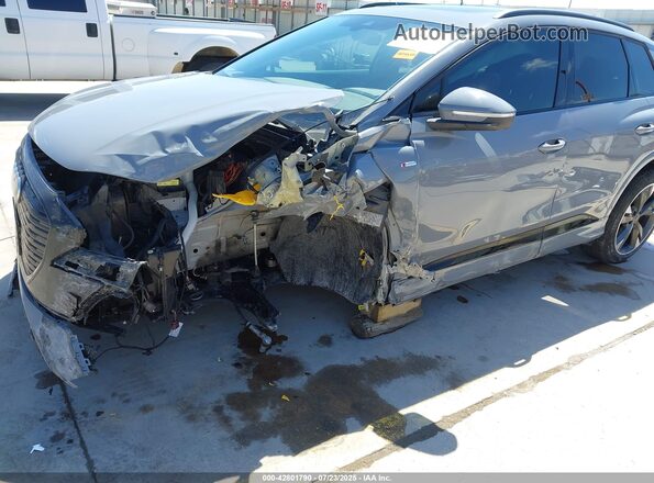 WA1KUBFZ6RP064427 2024 AUDI Q4 Gray Front view