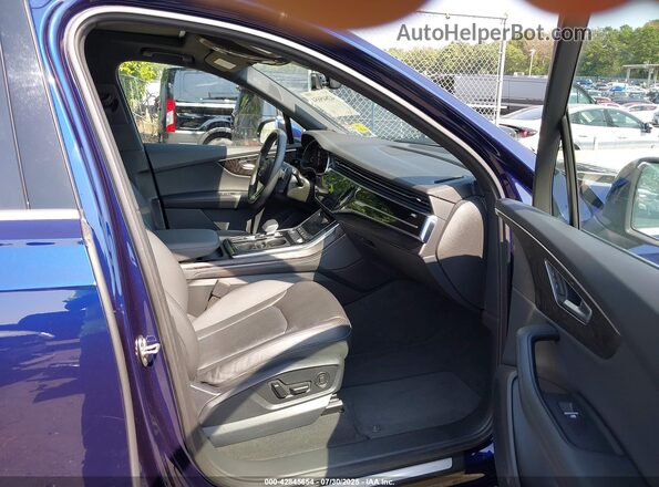 WA1LCBF7XRD005632 2024 AUDI Q7 Blue Widok wnętrza z przodu