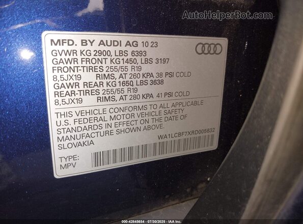 WA1LCBF7XRD005632 2024 AUDI Q7 Blue Widok komory silnika