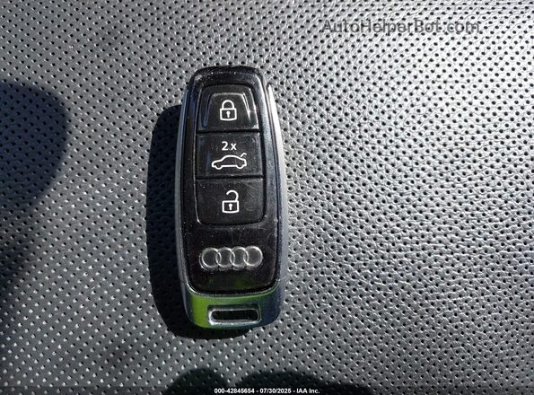 WA1LCBF7XRD005632 2024 AUDI Q7 Blue Widok deski rozdzielczej