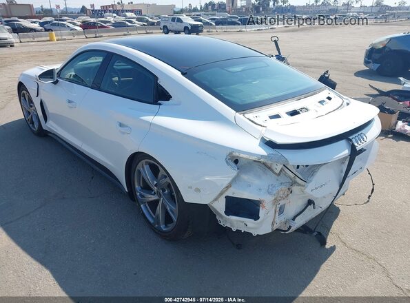 WAUFJBFW4R7001040 2024 AUDI E-TRON White Tył lewy