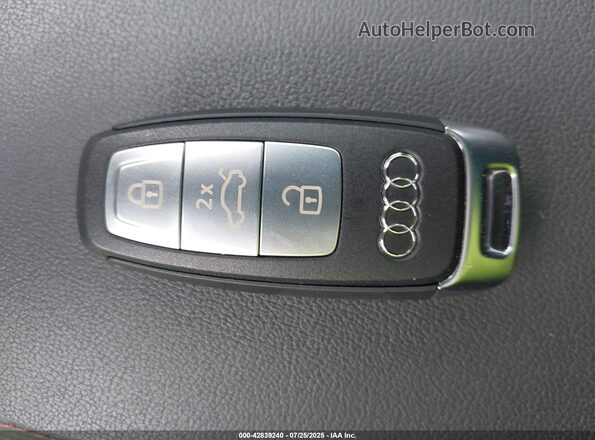 WAUH3DGY4PA047742 2023 AUDI S3 Gray Vista del salpicadero