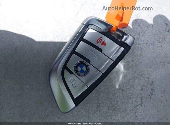 WBA83AP03PCL19792 2023 BMW M4 White Առջևի վահանակի տեսք