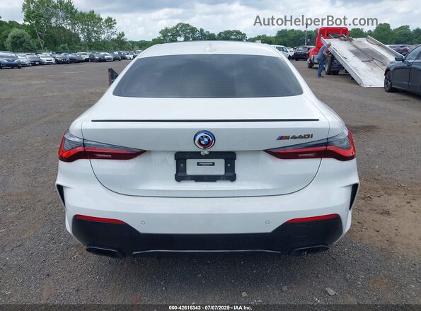 WBA83AP03PCL19792 2023 BMW M4 White 