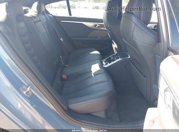 WBAGV8C02NCH89994 2022 BMW M8 Синий Вид наклейки с VIN-кодом