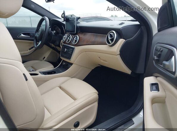 WDCTG4EB2HJ286718 2017 MERCEDES-BENZ GLA 250 White Widok wnętrza z przodu