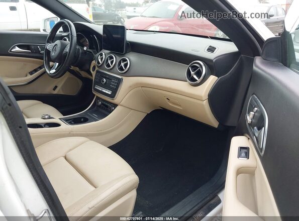 WDDSJ4EB1KN758318 2019 MERCEDES-BENZ CLA 250 White Սալոնի դիմացի տեսք