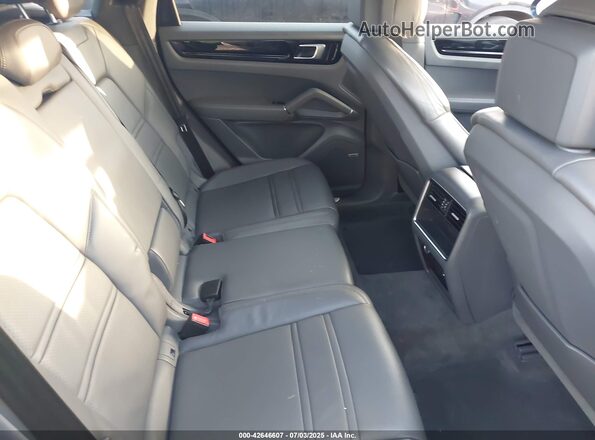 WP1AA2AY5MDA01823 2021 PORSCHE CAYENNE Black Widok naklejki z numerem VIN