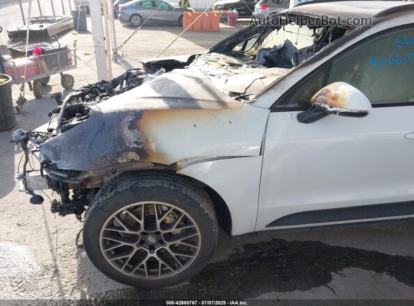 WP1AB2A55HLB15500 2017 PORSCHE MACAN White 