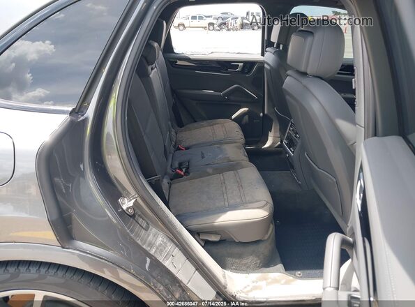 WP1AE2AY9NDA26195 2022 PORSCHE CAYENNE Gray Vista de la etiqueta del VIN