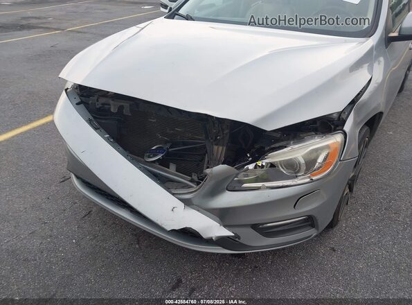 YV126MFL4J2452324 2018 VOLVO S60 Silver Front view