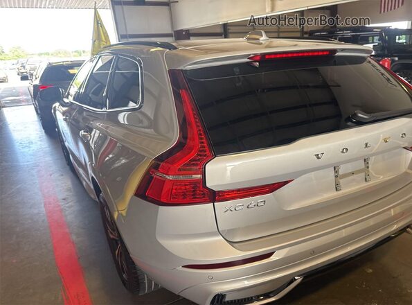 YV4L12RK0R1929426 2024 VOLVO XC60  Widok z tyłu