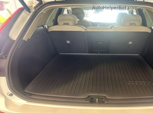 YV4L12RK4R1930305 2024 VOLVO XC60  ძრავის განყოფილების ხედი