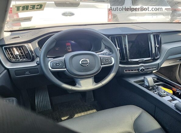 YV4L12RK5R1929633 2024 VOLVO XC60  Вид панели приборов