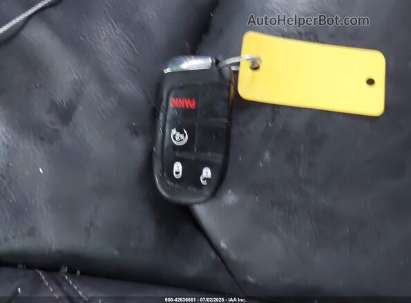 ZACNJBD1XLPL75522 2020 JEEP RENEGADE Turquoise Dashboard view