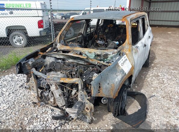 ZACNJDAB6MPN14460 2021 JEEP RENEGADE Silver Front view
