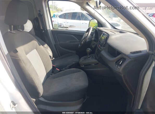 ZFBHRFAB2M6T80928 2021 RAM PROMASTER CITY White Vista interior delantera