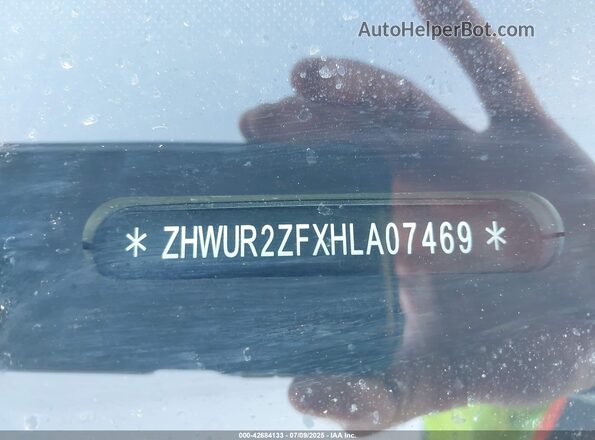 ZHWUR2ZFXHLA07469 2017 LAMBORGHINI HURACAN Красный 